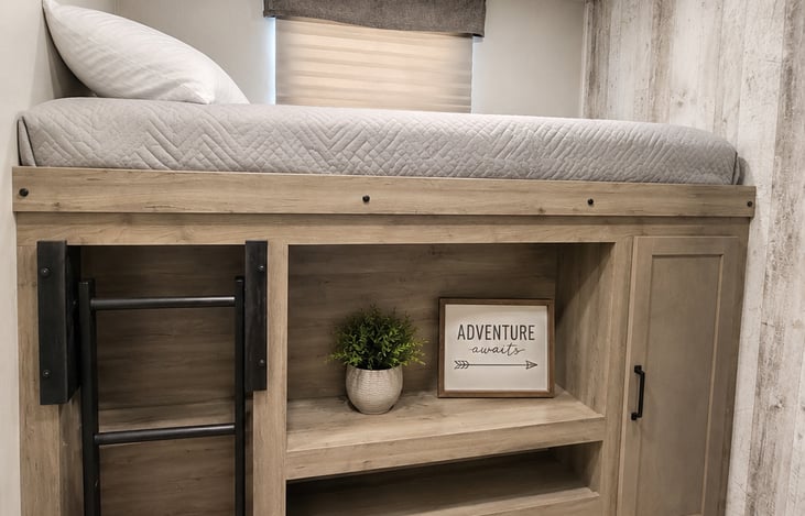 Bunkroom bunkbed