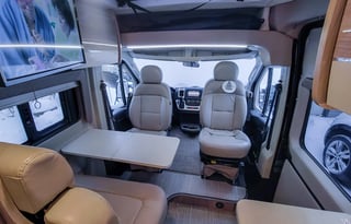 "To the Max VII" NEW Thor Campervan -SLEEPS 4!