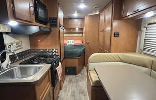 2017 Winnebago Minnie Winnie 22R