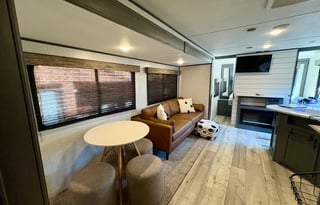 Camper For Rent – Sleeps 7 Comfortably!