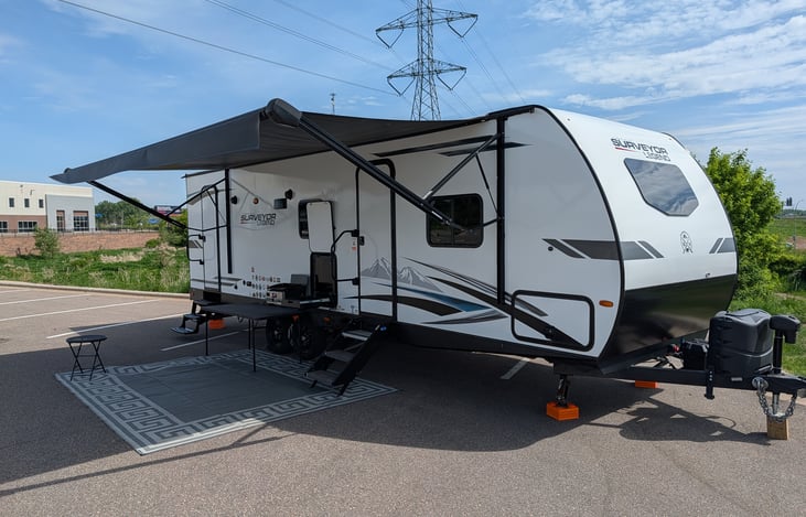 Rental comes with all items pictured
