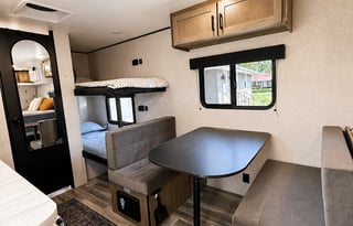 21ft Jayco • Easy tow • Fully Stocked • New Bed