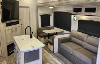 Grand Large Family Getaway/3TVs & 1 1/2 Bath