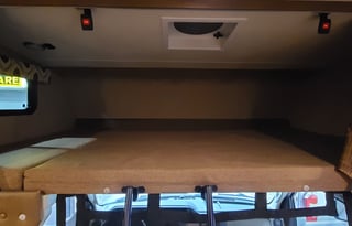 2015 Coachmen RV Leprechaun 317SA Ford 450