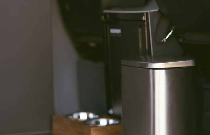 For your convenience, the van includes a trash can with bags and dog bowls for both water and food—perfect for pet‑friendly travel.