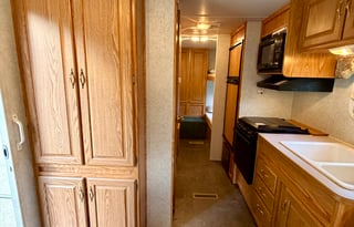 Bunkhouse Camper | Sleeps 8 | Fully Stocked