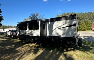 Keystone Hideout 29DFS Bunkhouse