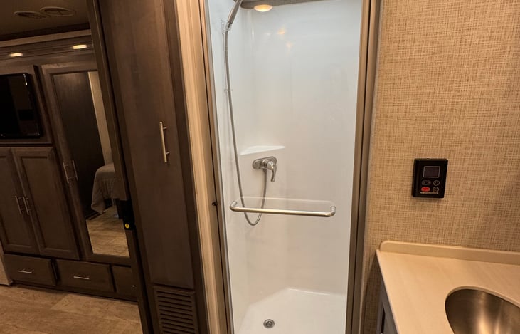 Primary Suite - Shower
