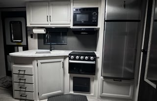 2022 Jayco Jay Flight 24RBS (Delivery Only)