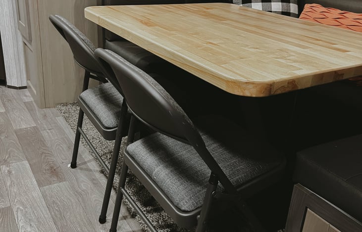 Extra seating makes indoor entertaining a breeze!