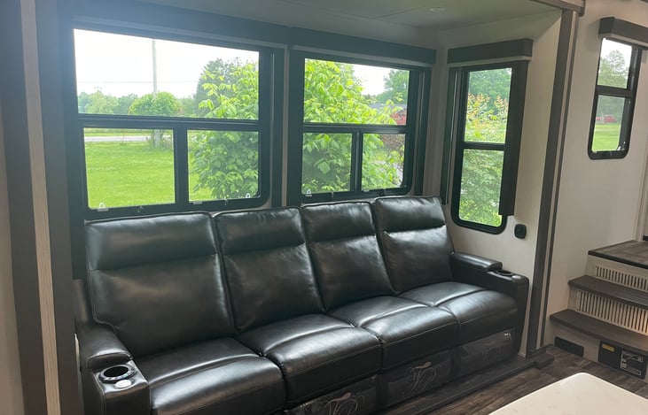 Comfy couch and all four sections recline! Middle sections fold down for extra cupholders