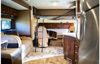 2016 Coachman Mirarda in Tampa Florida