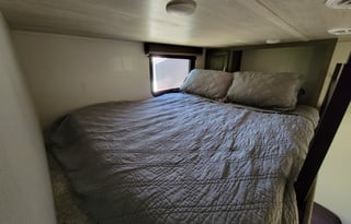 *DELIVERY ONLY* Fresh & Lux Oasis Retreat, 2b, 2b