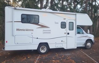 2015 Winnebago Minnie Winnie 22R