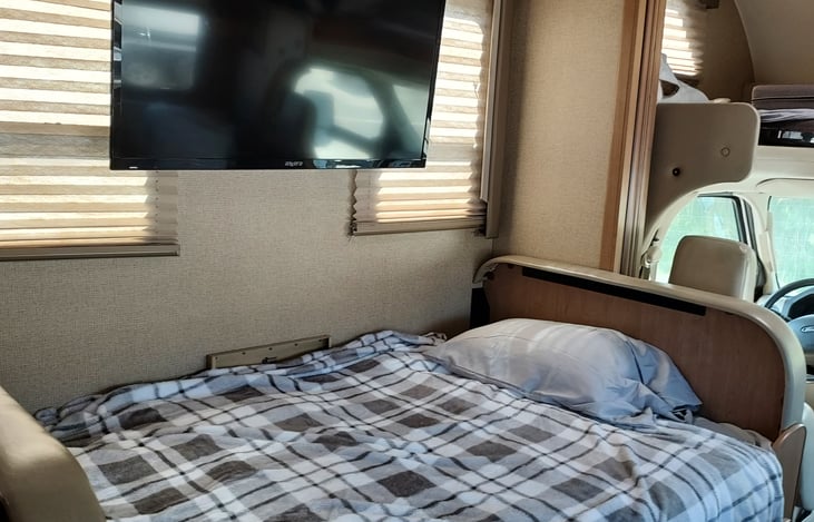 Dinette makes a bed.