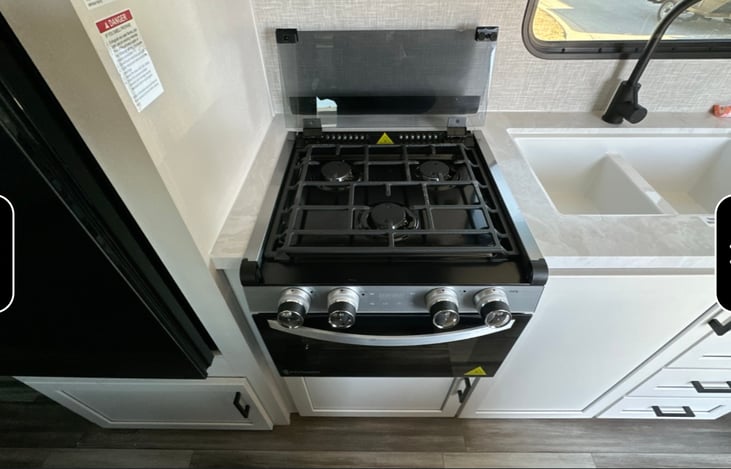 Gas stove and oven