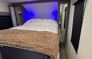 Luxury Eddie Bauer 5th Wheel Delivery no pick up