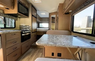 2019 Thor Motor Coach Four Winds 22E free parking