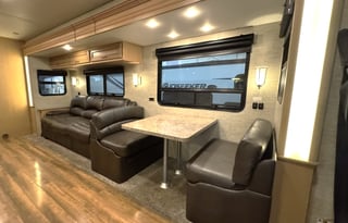 2016 Newmar Canyon Star 3710