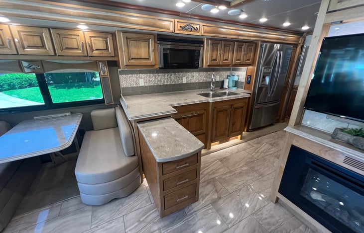 Kitchen/ dining area