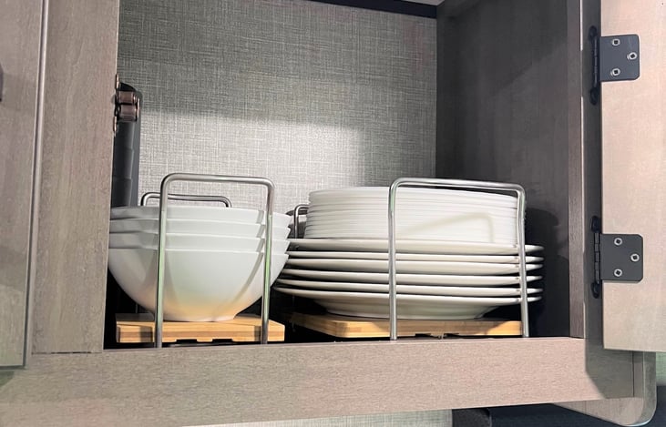 Set of (4) small plates, large plages, bowls