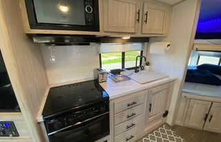 2022 Shadow Cruiser "CRISS FAMILY FREE AMENITIES"