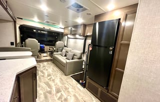 Get Out of Town 2022 Thor Windsport 34J