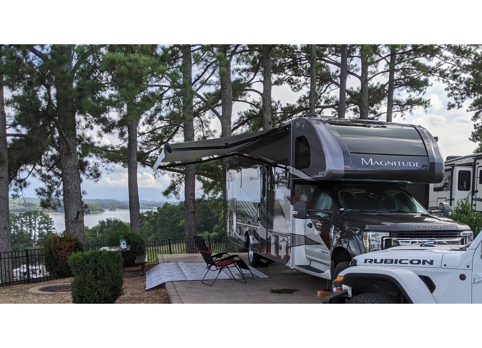 Class C Motor Home rentals in Richmond Hill