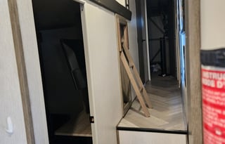 Goose neck and must have 50 amp outlet