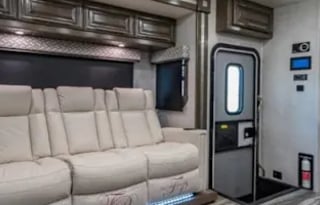 D2022 CONVENIENT & EASY TO DRIVE RV!!! GEORGE TOWN