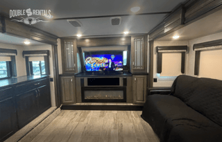 MONTANA Front Living w/ TV & Fireplace, 1.5 Bath