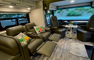 Meet Rosanna - The Cozy Family Friendly Entegra 34