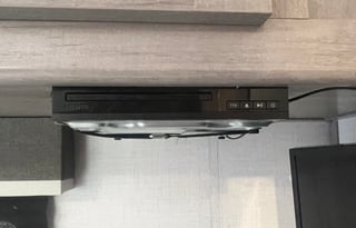 Charming 2024 Coleman 17R - Cozy and Cute!