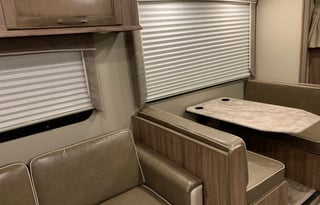 Great RV incl outside kitchen large inside TV