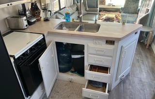 Caddy King RV, Sleeper Sectional, 4-Door Fridge TV