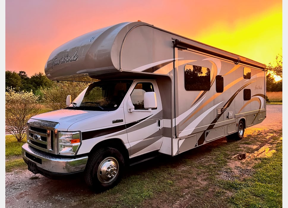 Class C Motor Home rentals in Richmond Hill