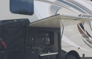 2017 Thor Motor Coach Miramar 34.4