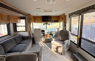 2001 Fleetwood Bounder 36U