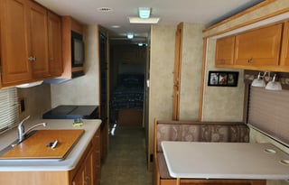 2008 Winnebago Vista 33T
