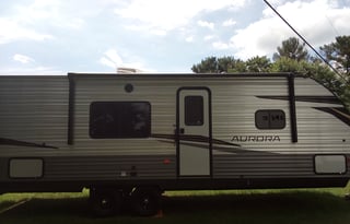 "Millennium Falcon"  Luxury unit with Bunkhouse