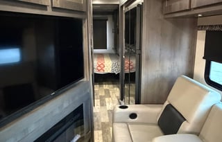 Fully Stocked Family & Pet Friendly Class A RV