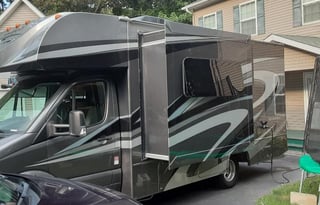 2017 Jayco Melbourne 24M Pet Friendly Family Fun!