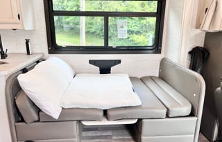 'TIMMY' 2024 JAYCO Bunkhouse Family RV Rental