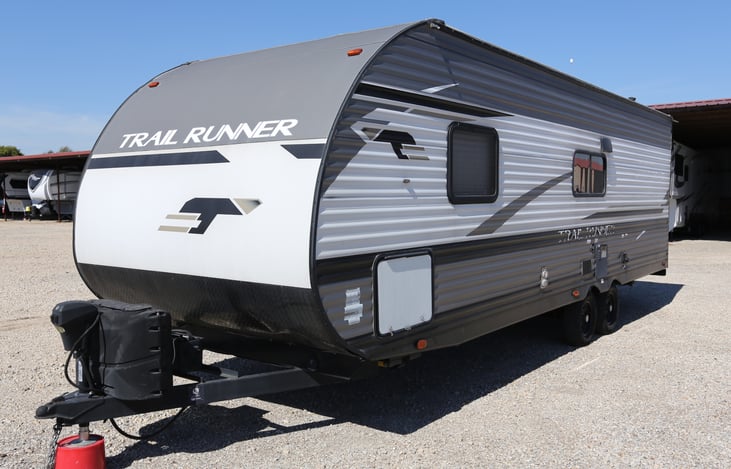 opposite-side/front 3/4 exterior