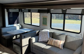 2021 Cruiser MPG - Private Bunk Room! King Bed!