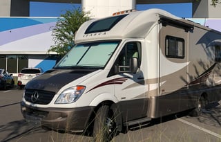 2014 Itasca Navion 24J