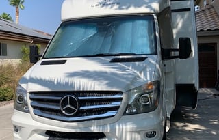 2017 Leisure Travel Unity U24MB