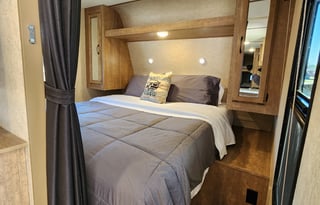 2018 Starcraft Launch Outfitter 24ODK