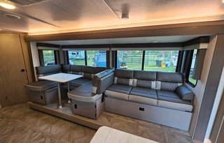 2024 Wildwood X-Lite 273QBXL