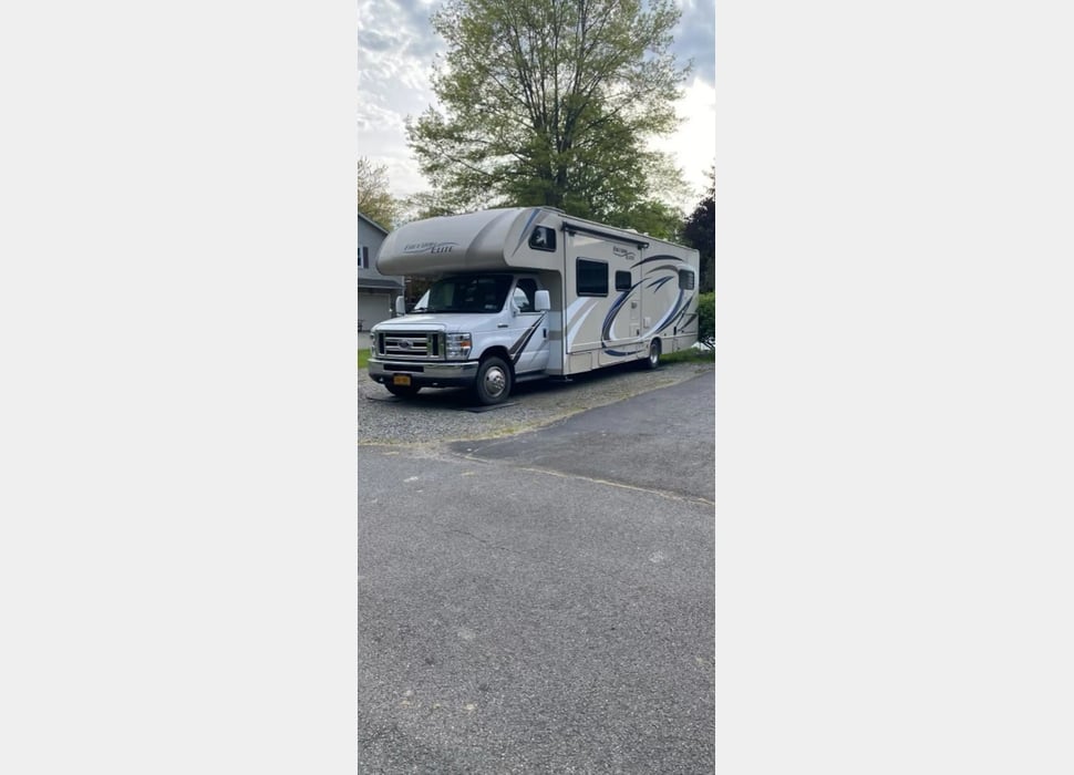 Class C Motor Home rentals in Springville